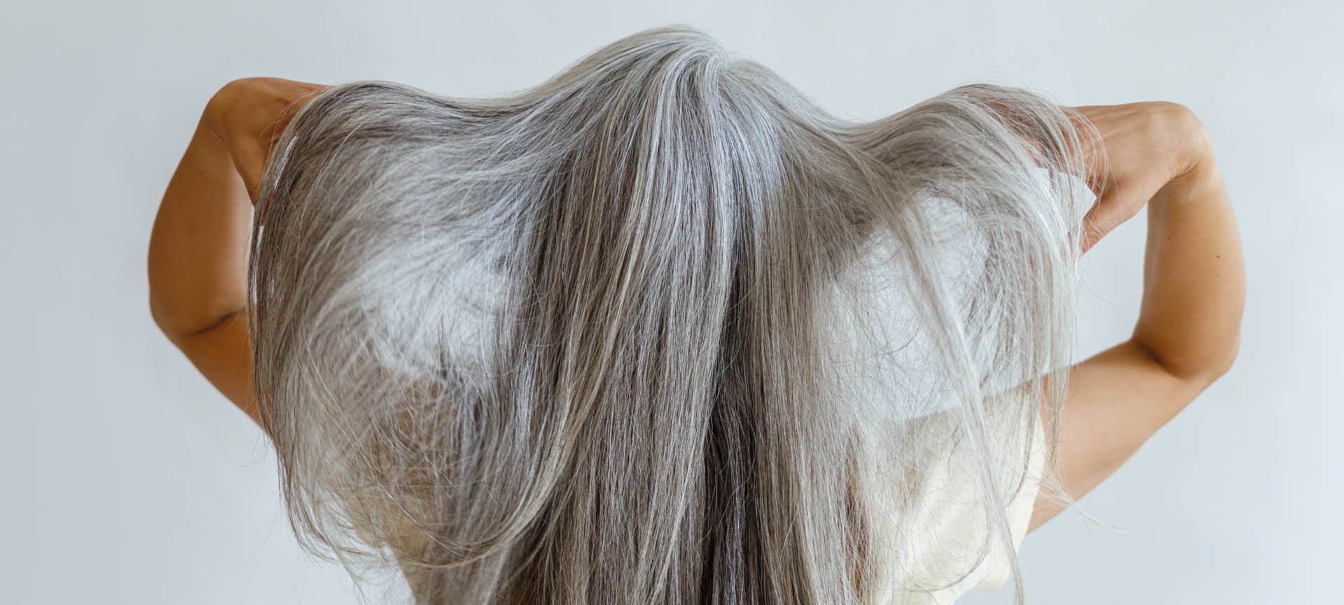 Cabelo branco é lindo: como a noção do que é bonito muda com o tempo