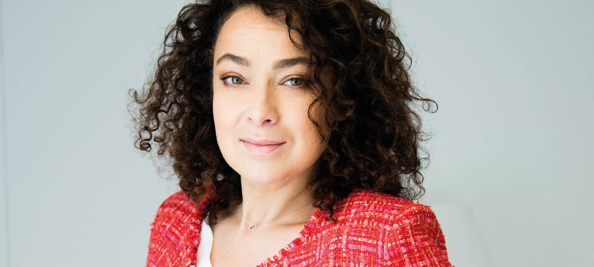 Delphine Horvilleur: "Não sei se podemos aprender a morrer, mas podemos aprender a viver