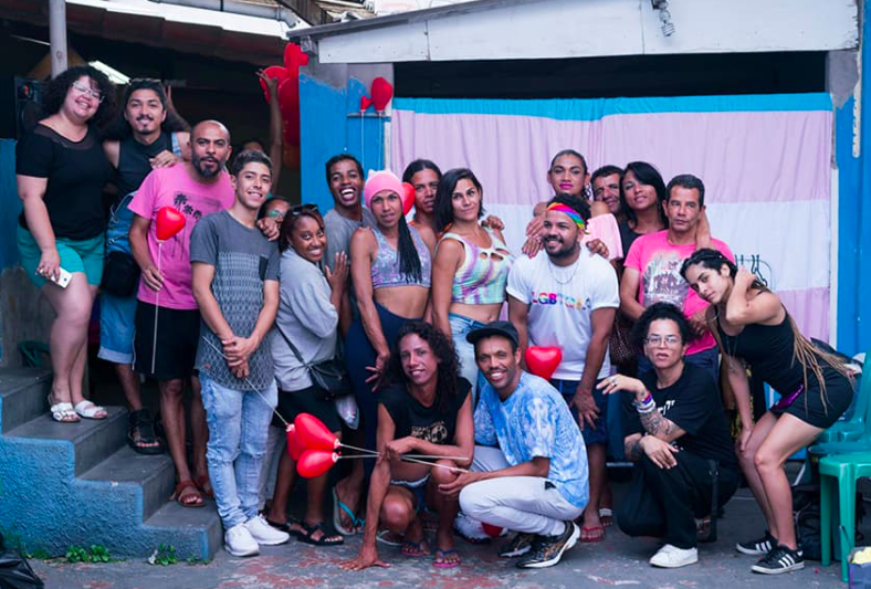 Casa Neon Cunha